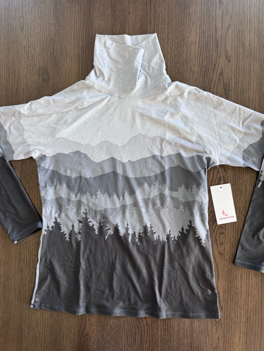NWT Women's Leapstride performance base layer long sleeve - Large - Hiking Shirt